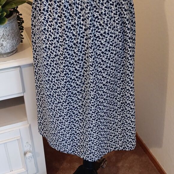 Monteau Navy and Cream Floral Dress. Retro. Garden Girl. - Picture 8 of 11